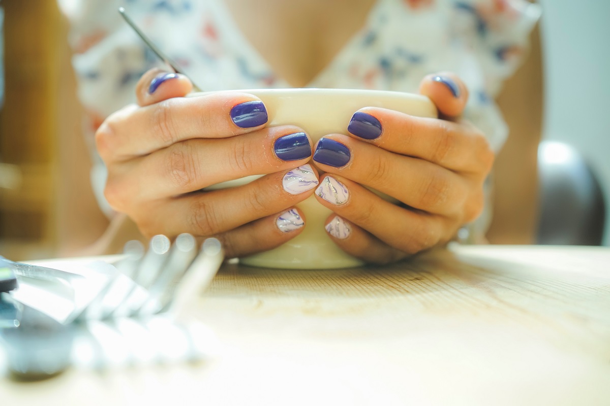 ¿Quieres usar stickers para uñas? Antes lee estos pros y contras